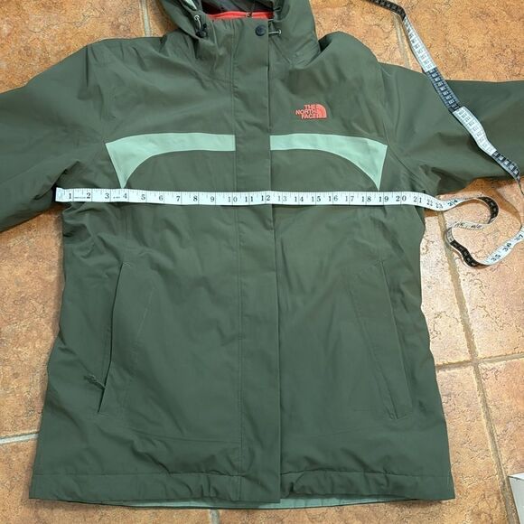 The North Face 3 in 1 triclimate women’s Army Green Orange winter jacket size L - Picture 14 of 16